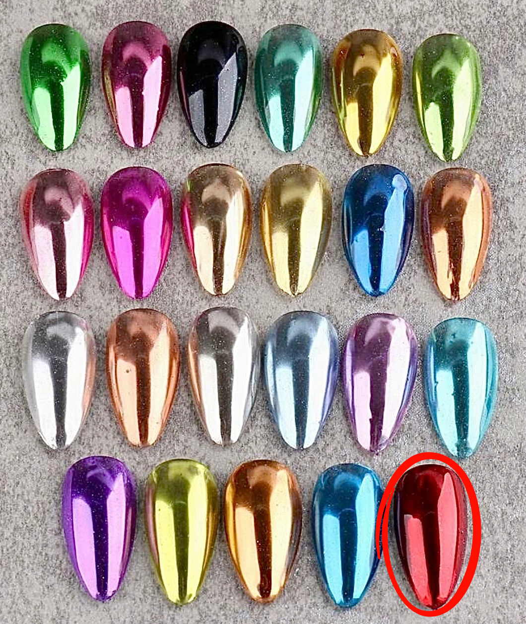 23. Mirroir rouge
