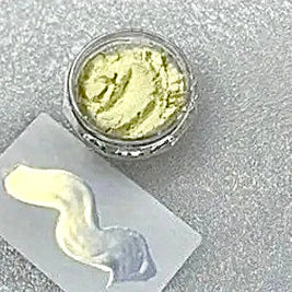 1. Irisé  or