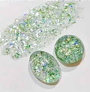 25. Glitter glossy vert